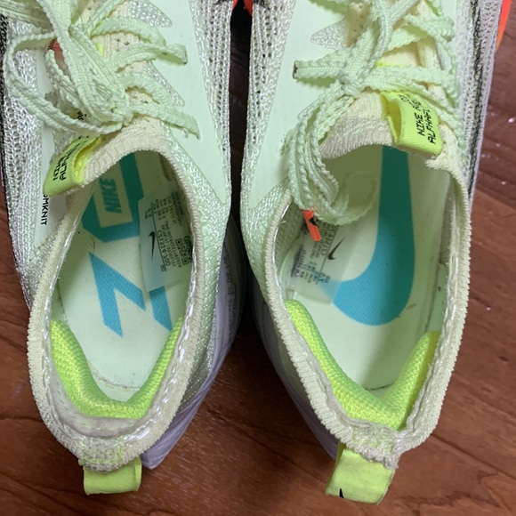 Nike Air Zoom Alphafly Next% Lightweight Running Sneakers - Picture 8 of 9